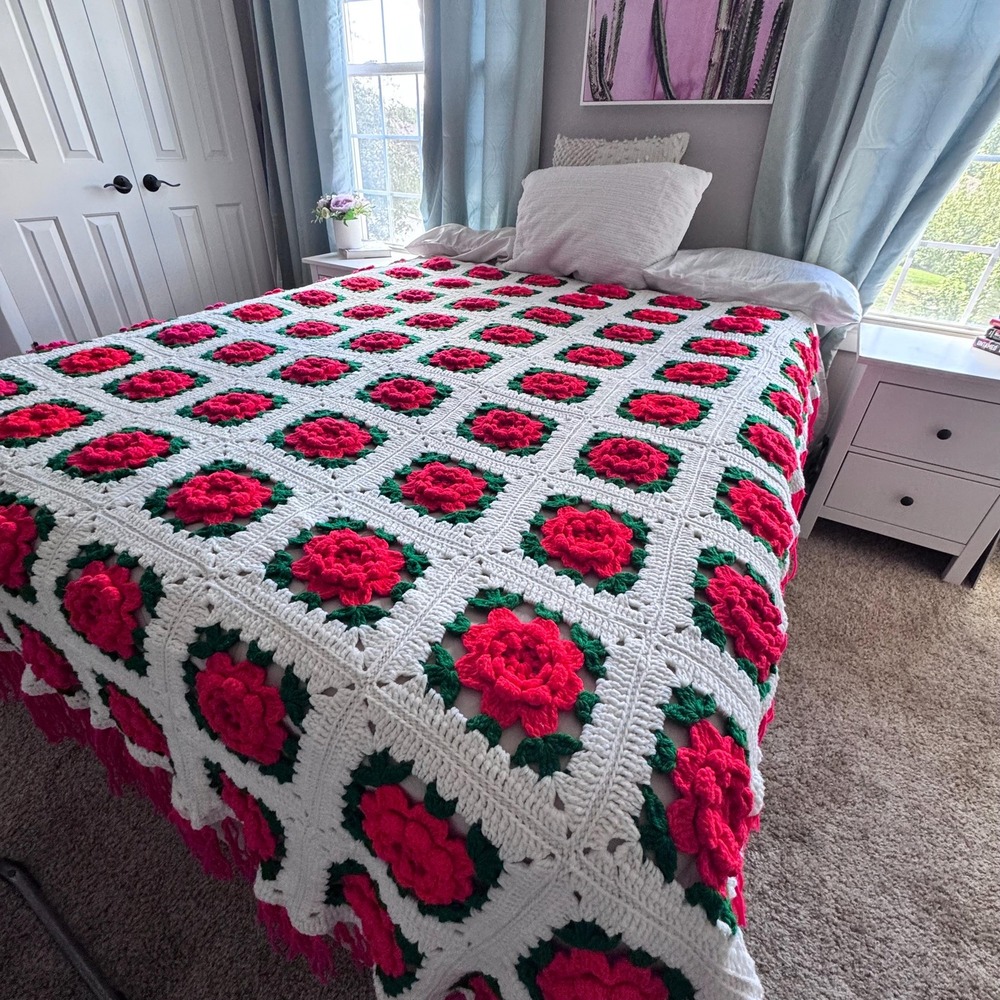 Red Rose Granny Square Chrochet Blanket-โ Handmade Afghan Throw, Vintage 1970's - Picture 10 of 10